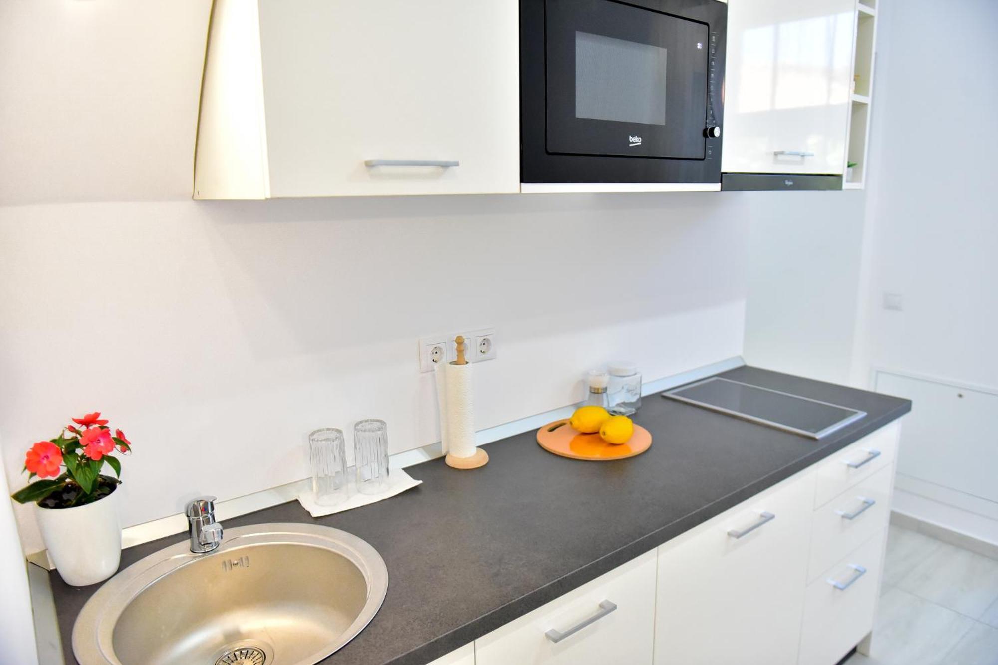 White House & Jacuzzi Apartment ซีบิว ภายนอก รูปภาพ