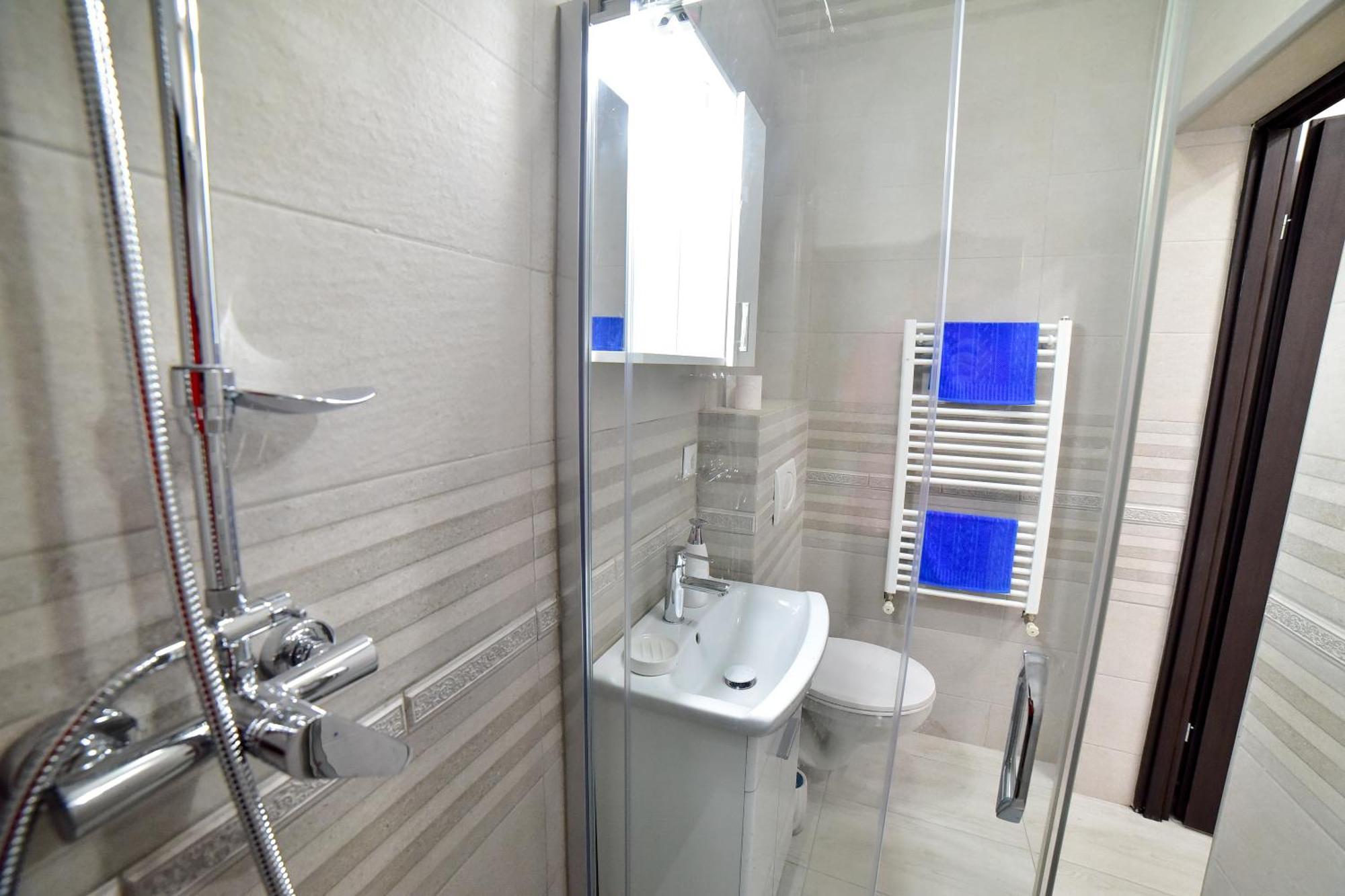 White House & Jacuzzi Apartment ซีบิว ภายนอก รูปภาพ